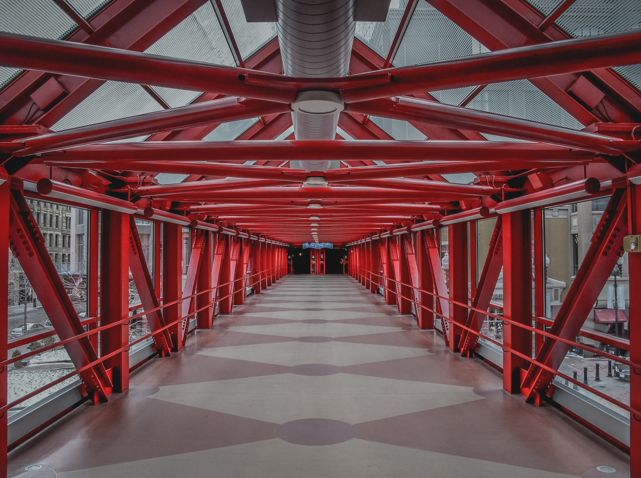 I met a man in Nashville who was amazed by the “sky bridges of Minneapolis”. When you see them everyday you get used to them and they’re no big deal. But it never occurs to me how strange the concept of skyways are to people from places outside of Minnesota.